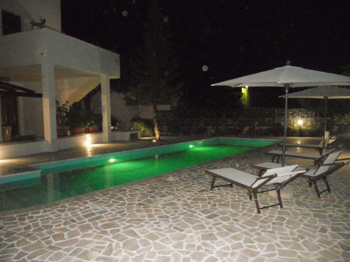 Casa Vacanza Augusto Uggiano La Chiesa Exterior photo